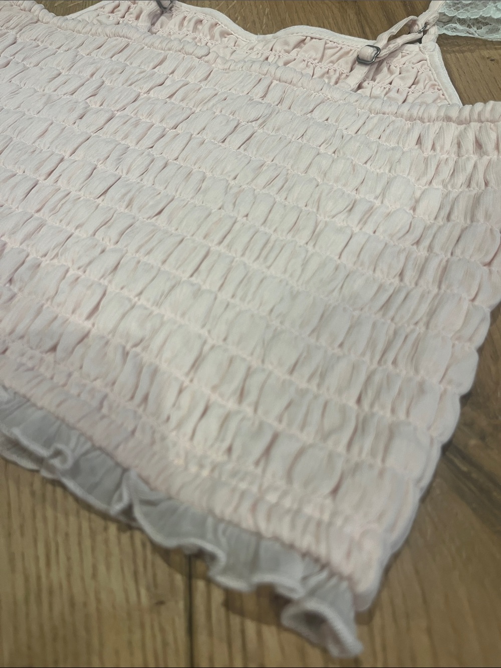 Abercrombie kids smocked top with lace flutter sleeve - girls size 9/10 - Picture 5 of 5